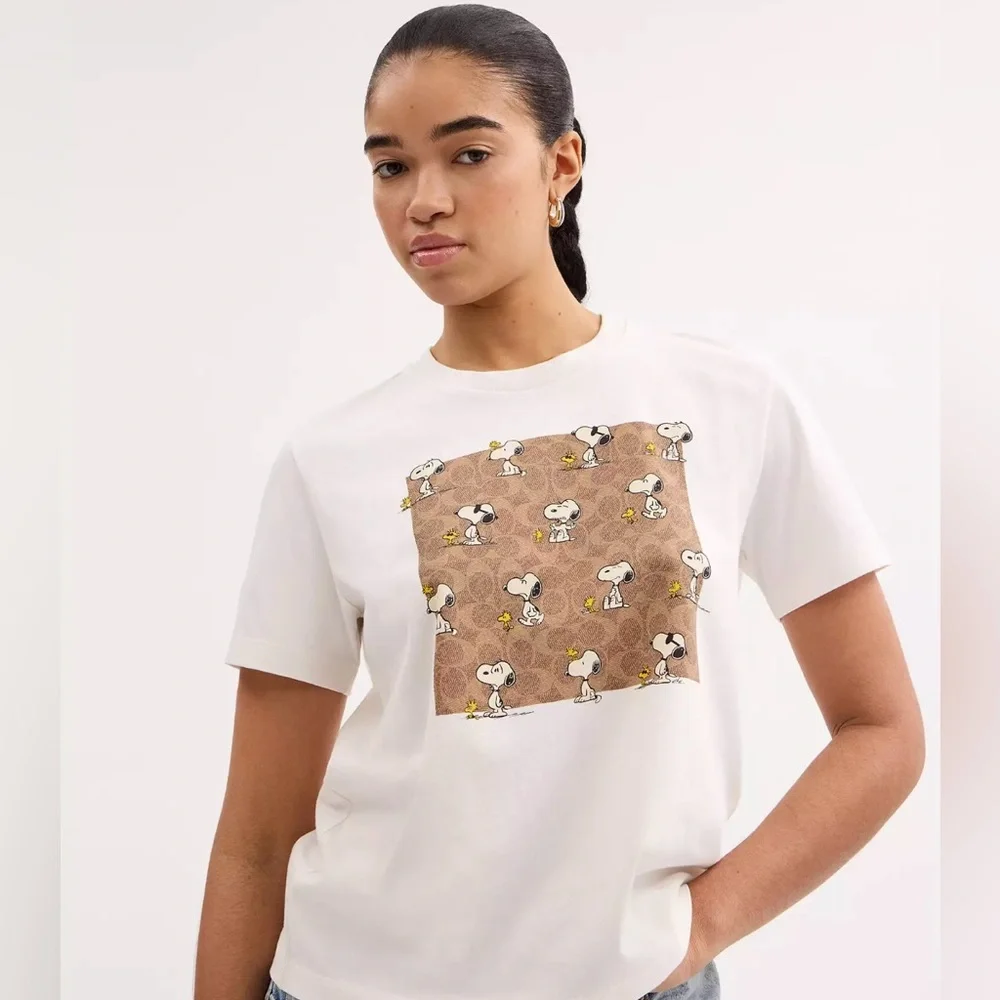 NWT Lady’s size M. Coach X Peanuts Snoopy Signature Square T Shirt CBF06 - Picture 4 of 7